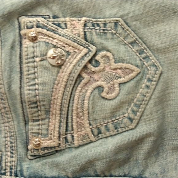 Rock Revival Light Blue Capri Jeans Size 27 NWT